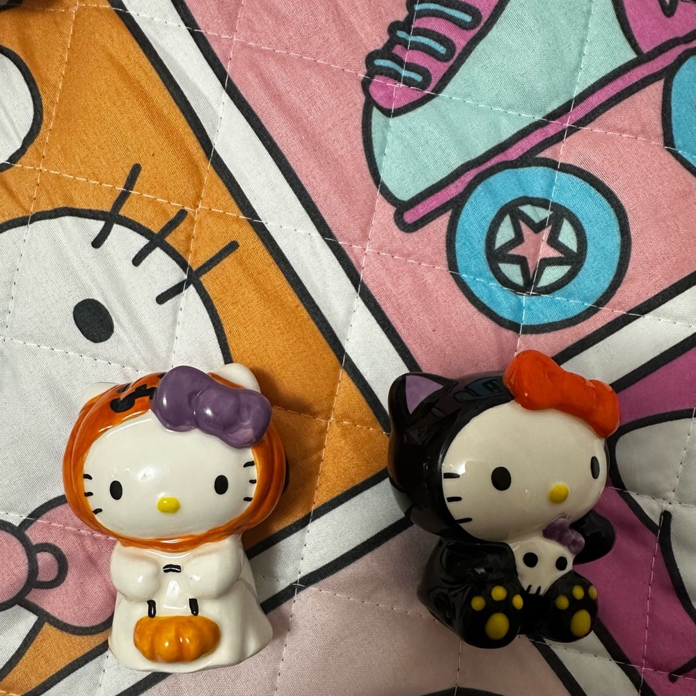 Hello Kitty Halloween Salt and Pepper Shakers